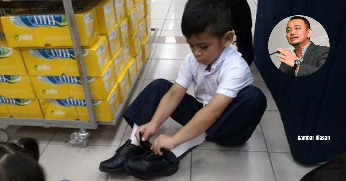 Image result for Menteri Pendidikan, Maszlee Malik pakai kasut hitam